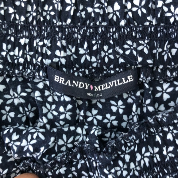 Brandy Melville skirt - Picture 3 of 4